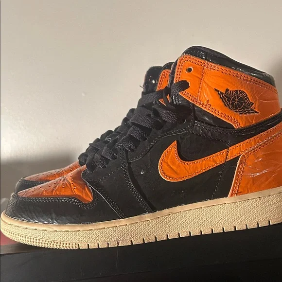 Retro 1 shattered backboard - Picture 2 of 2